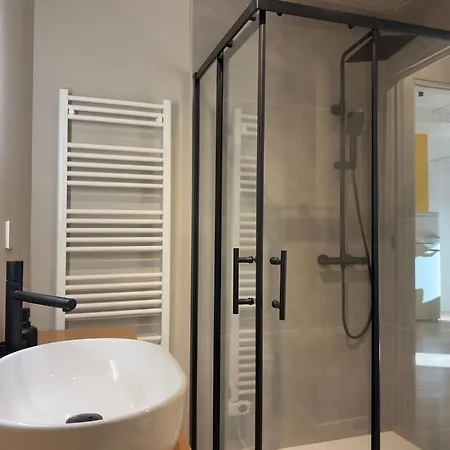 Apartamento Bilocale Moderno Centro Di Borfuro Di Design *